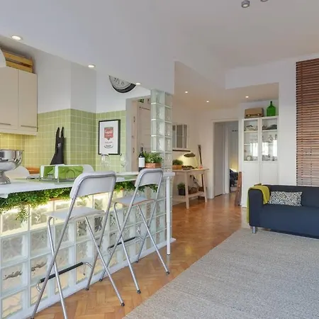 @sholubi - Charming, Quiet & Cozy! Apartament